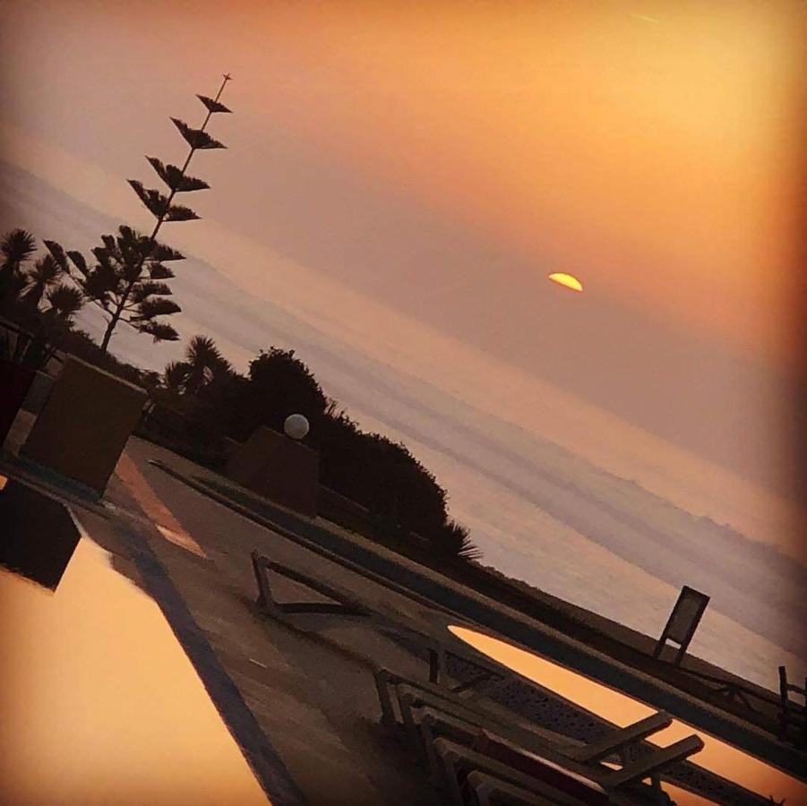 Отель Mimid Dunes Beach Мирлефт Экстерьер фото